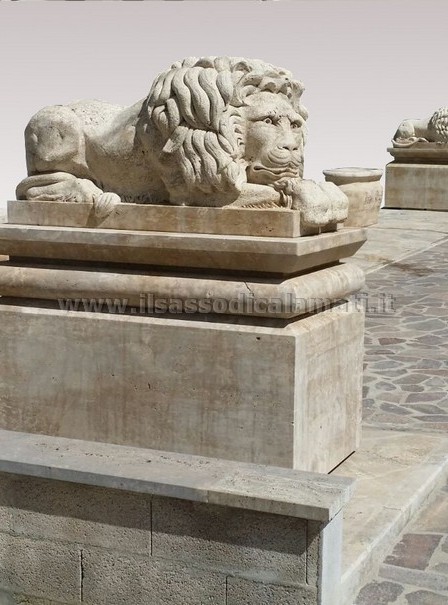 scultura leone pietra